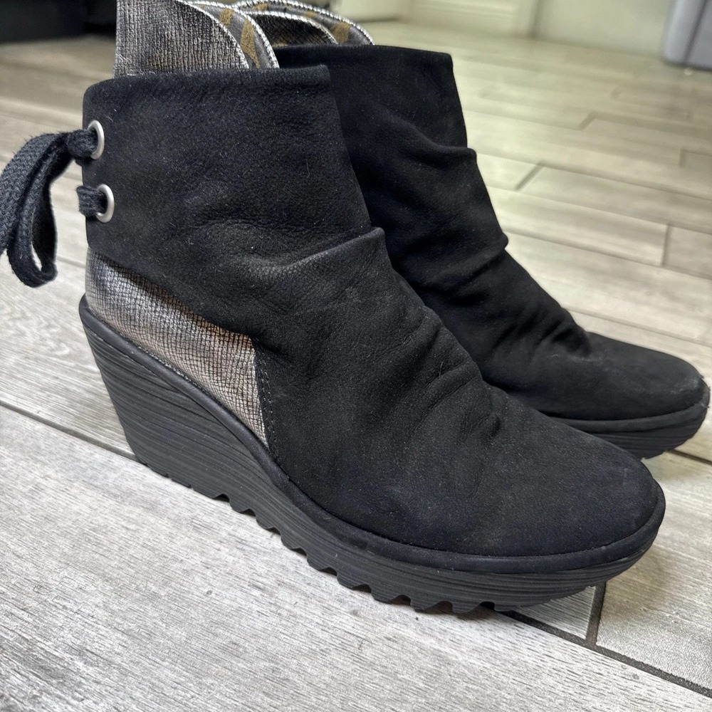 Fly London Wedge Ankle Boots Womens Size 39 Black Silver Suede Gorpcore Edgy